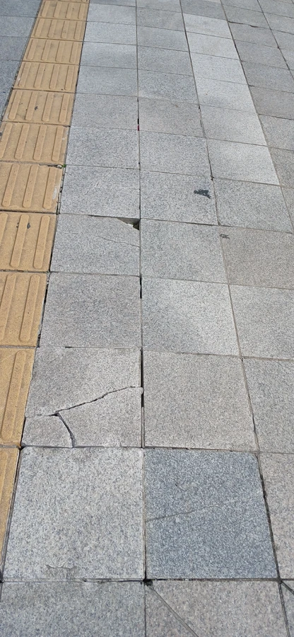 대리석 균열·들뜸 진단